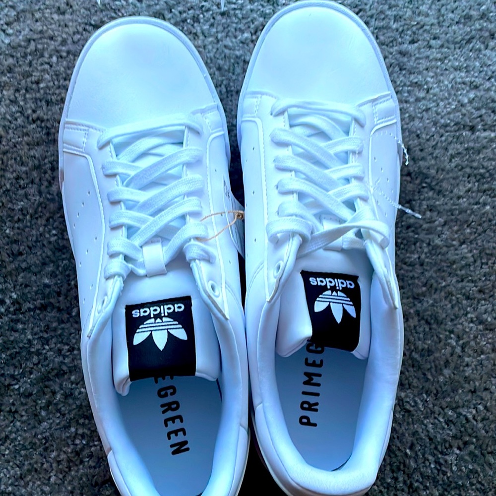 Adidas ( white ) Court Tourino, great brand new .